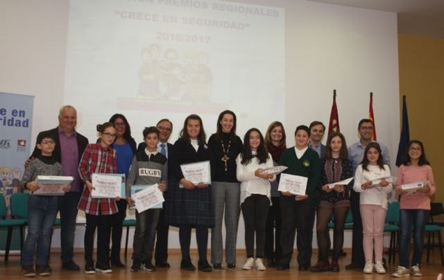 La Comunidad premia a alumnos de Primaria por su creatividad para difundir la prevención de riesgos laborales - 1, Foto 1