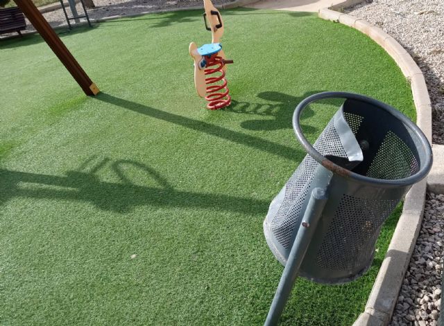 Los vándalos se vuelven a cebar con el mobiliario público en Las Torres de Cotillas - 5, Foto 5