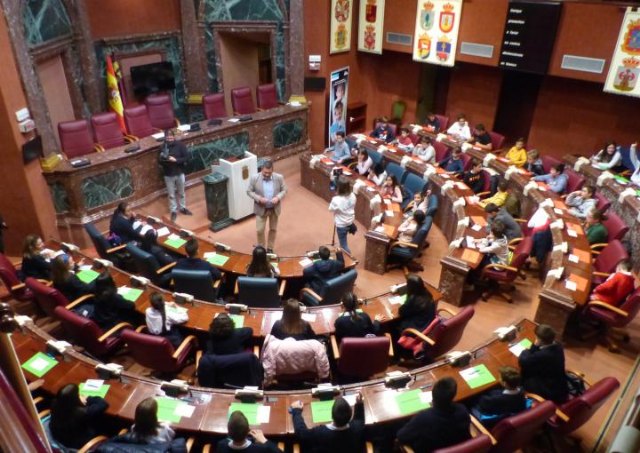 Escolares de la región se comprometen a proteger el medio ambiente con pequeños gestos cotidianos - 2, Foto 2