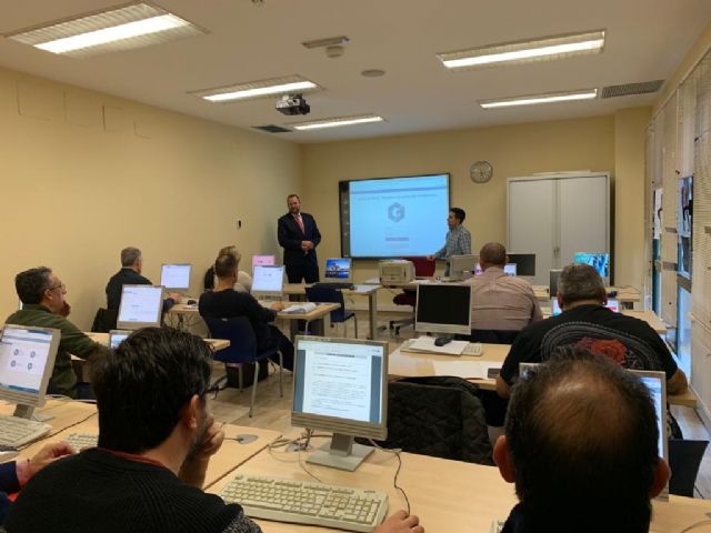 El Ayuntamiento forma en administración electrónica a los presidentes de la Juntas Municipales - 2, Foto 2