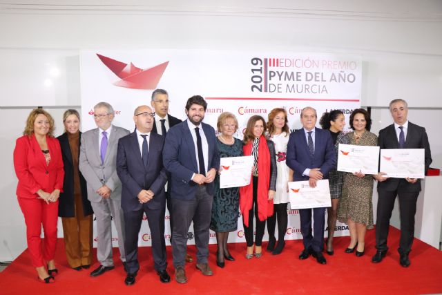 El presidente de la Comunidad clausura el acto de entrega de los premios Pyme del Año - 2, Foto 2