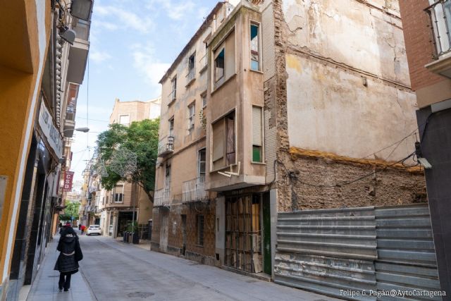 Urbanismo ordena la demolición inmediata de un edificio de la calle San Vicente - 1, Foto 1
