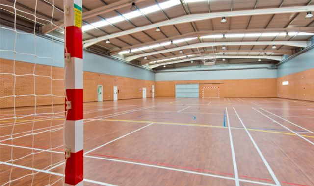 El Ayuntamiento torreño gestionará el uso del pabellón deportivo del IES Salvador Sandoval fuera del horario lectivo - 1, Foto 1