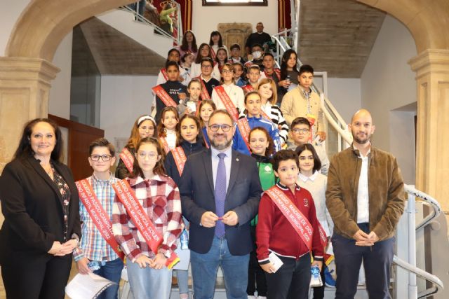 El alcalde de Lorca preside el Pleno Infantil celebrado con motivo del Día Internacional de los Derechos de los Niños y en el que han participado 30 escolares - 1, Foto 1