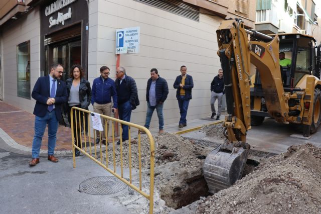 El alcalde de Lorca supervisa el inicio de los trabajos de remodelación de la calle Juan XXIII, Hernando de Burgos y Párroco Antonio Llamas - 1, Foto 1