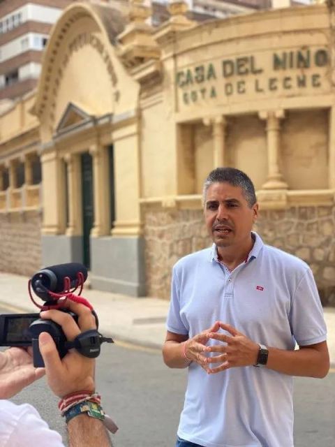 MC: Cultura de la CARM (PP) se requiere a sí misma y a N. Arroyo (PP) la retirada de los contenedores y el cableado del entorno de la Casa del Niño - 2, Foto 2