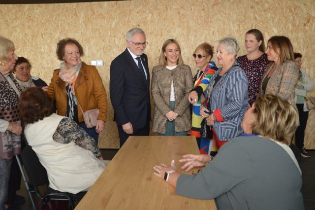 La Comunidad fomenta el empoderamiento y liderazgo de la mujer con programas de promoción personal y laboral - 1, Foto 1