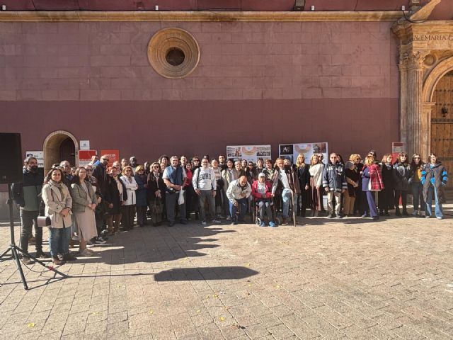 Murcia conmemora el Día Europeo de las Personas sin Hogar con un acto de sensibilización en la plaza de Santo Domingo - 1, Foto 1