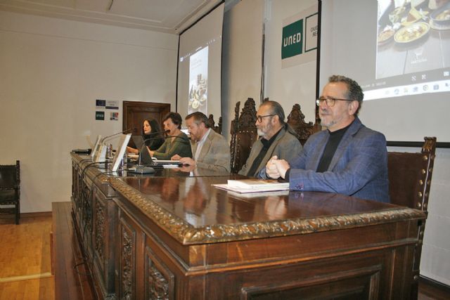 La cocina castellano-manchega en la pluma de los grandes escritores, un libro para comérselo de principio al fin - 2, Foto 2
