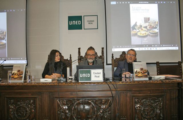 La cocina castellano-manchega en la pluma de los grandes escritores, un libro para comérselo de principio al fin - 3, Foto 3