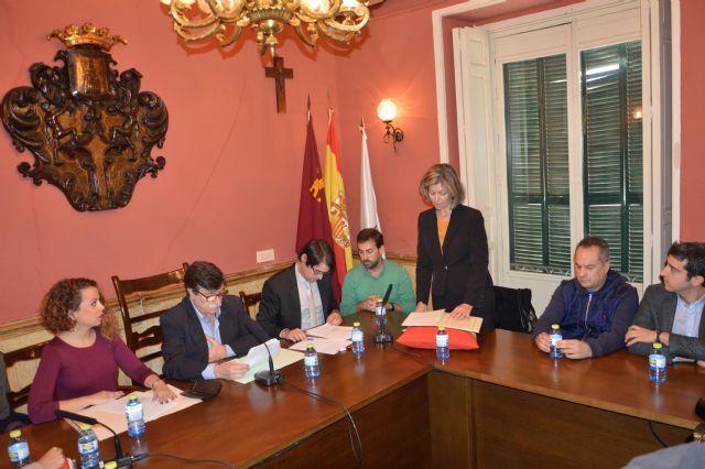 La moción de censura prospera y Esther Hortelano será la primera alcaldesa del municipio - 3, Foto 3