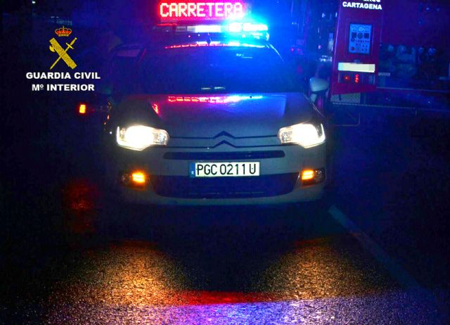 La Guardia Civil detiene al conductor de un turismo que colisionó con un vehículo patrulla y triplicaba la tasa de alcoholemia - 3, Foto 3