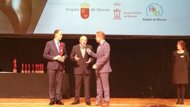The Department of Sports congratulates the totanero Pablo Costa for the prize received at the Sports Gala of the Region of Murcia, Foto 3