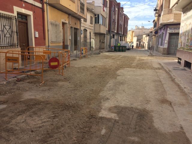Las obras de saneamiento y pavimentación de la calle Cánovas del Castillo finalizarán a mediados de enero, Foto 3