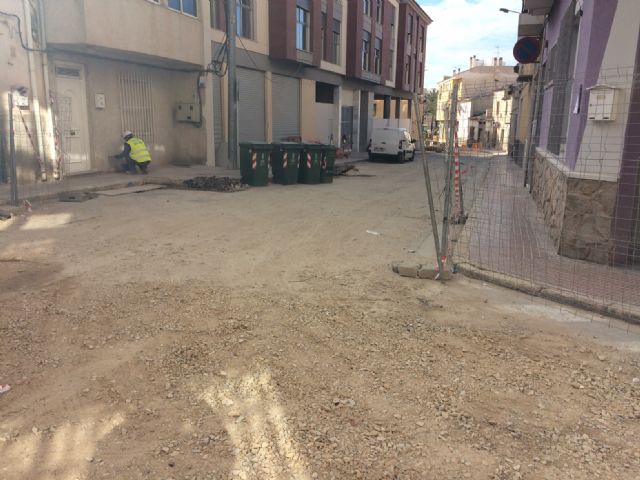 Las obras de saneamiento y pavimentación de la calle Cánovas del Castillo finalizarán a mediados de enero, Foto 7