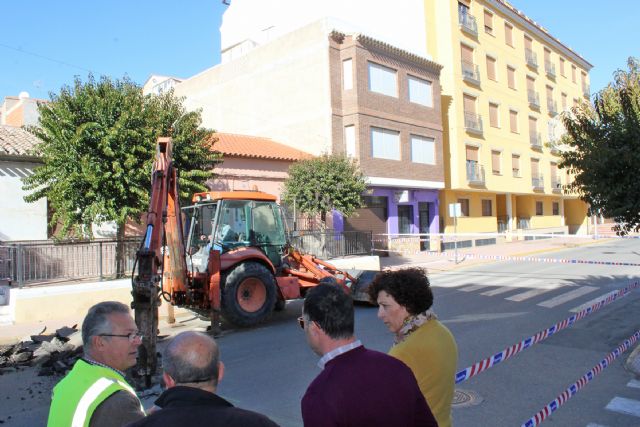 El Ayuntamiento ejecuta obras de mejora en la red de saneamiento que conecta la avenida Almería y calle Camino Real - 2, Foto 2