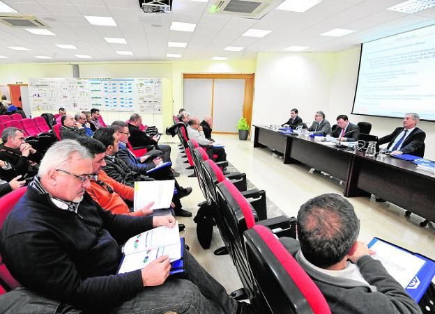 El Concejal de Medio Ambiente asiste a la reunión convocada por la Mancomunidad de Canales del Taibilla - 1, Foto 1