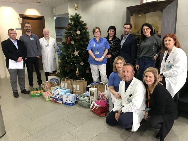 El Hospital de Molina entrega 150 kgs. de comida a Cáritas - 1, Foto 1