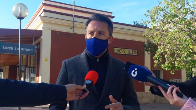 PP: Diego José Mateos y su PSOE riegan con 6.300 millones de euros los trenes en Cataluña con el dinero para la llegada del AVE a Lorca y su conexión con Almería - 1, Foto 1