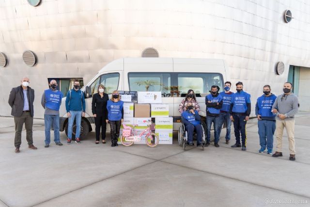 Los cartageneros siguen contagiando ilusión con la donación de juguetes - 1, Foto 1