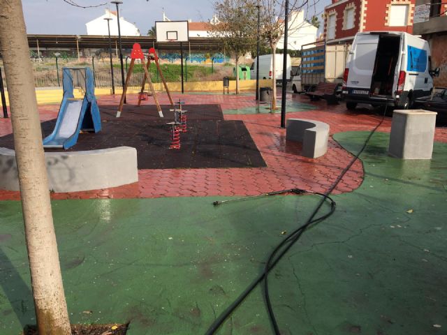El Ayuntamiento refuerza los trabajos de desinfección de calles y parques infantiles - 3, Foto 3