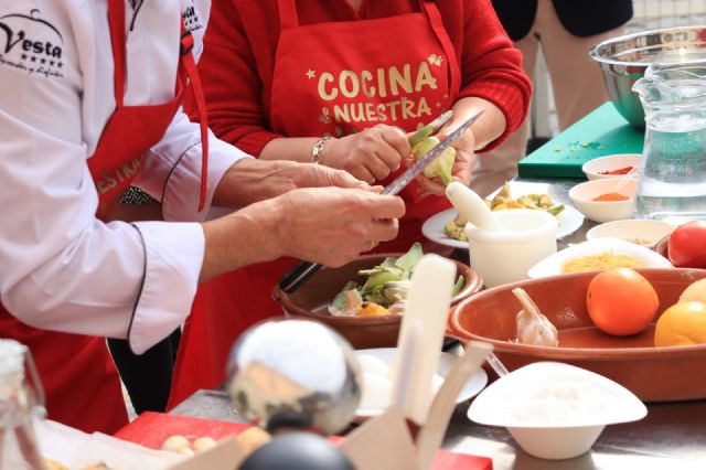 'Cocina nuestra Navidad' invita a disfrutar de los sabores murcianos más tradicionales, en la Plaza Romea - 2, Foto 2