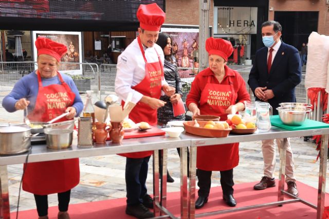 'Cocina nuestra Navidad' invita a disfrutar de los sabores murcianos más tradicionales, en la Plaza Romea - 3, Foto 3