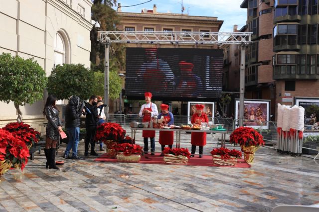 'Cocina nuestra Navidad' invita a disfrutar de los sabores murcianos más tradicionales, en la Plaza Romea - 4, Foto 4