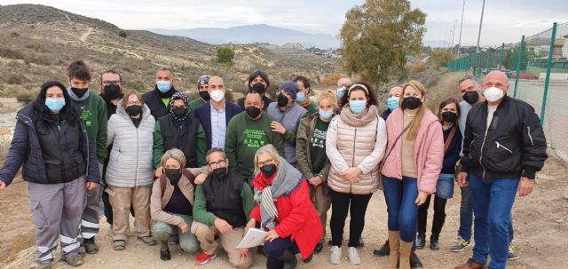 El Ayuntamiento de Molina de Segura y la asociación AFESMO realizan labores de reforestación en la urbanización Mirador de Agridulce - 2, Foto 2