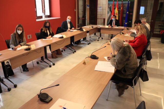 El Ayuntamiento restablece el régimen mixto de trabajo presencial y teletrabajo para los empleados municipales que compartan despacho - 1, Foto 1