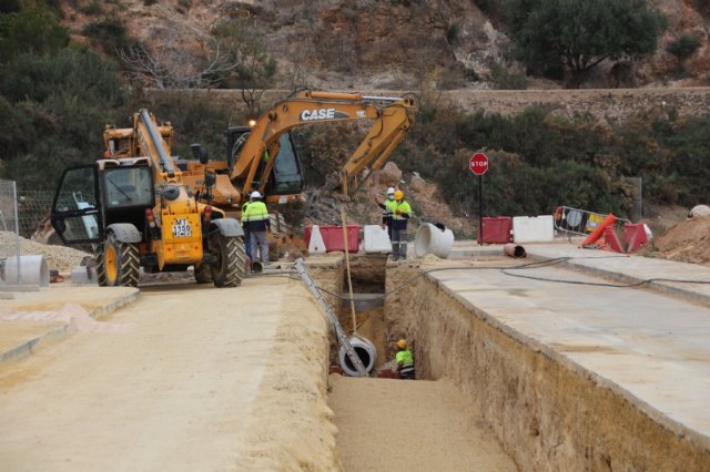 En ejecución de las obras de redes de pluviales en la zona del nuevo IES Valle de Leiva, Foto 1