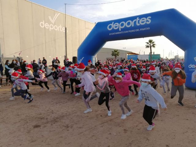Las escuelas deportivas despiden el trimestre con una carrera popular navideña - 1, Foto 1
