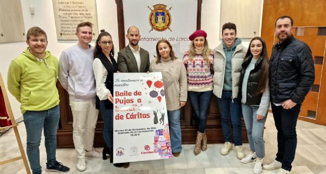 El Ayuntamiento de Lorca colabora con la sección juvenil de Coros y Danzas Virgen de las Huertas en la celebración del 'Baile de Pujas a Beneficio de Cáritas' - 1, Foto 1