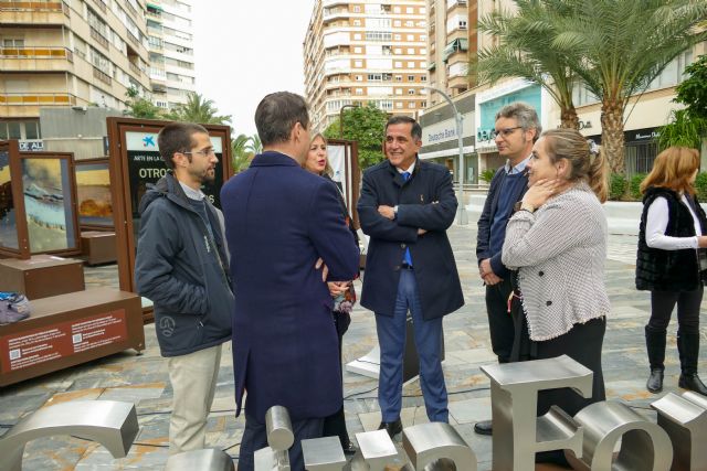 El Ayuntamiento de Murcia y La Fundación ´la Caixa´ convierten la Avenida de la Libertad en un museo a cielo abierto - 2, Foto 2