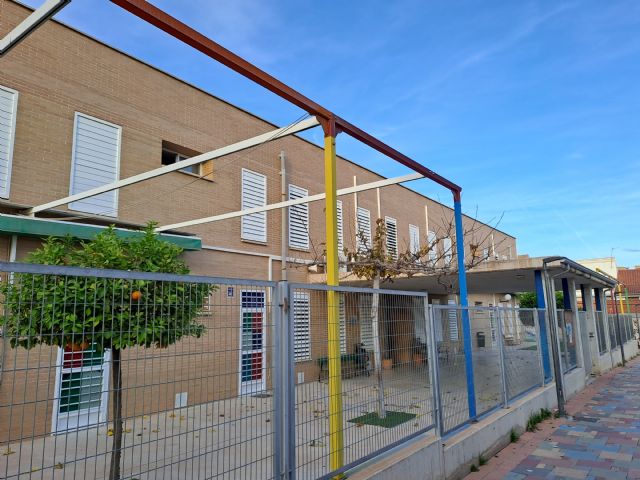 Instalación de escalera de emergencia en el Colegio Público Cervantes - 1, Foto 1