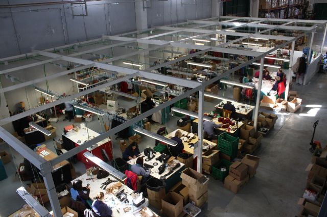 La empresa de calzados Adulomar, a pleno rendimiento en el Polígono Industrial del Agua Salada de Cehegín - 4, Foto 4