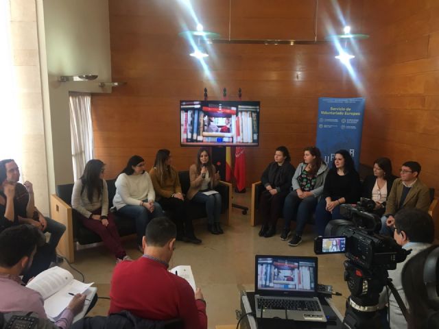 El Ayuntamiento de Murcia recibe el respaldo de la Unión Europea para poner marcha una campaña que posibilite la participación de jóvenes con discapacidad en programas de movilidad - 2, Foto 2