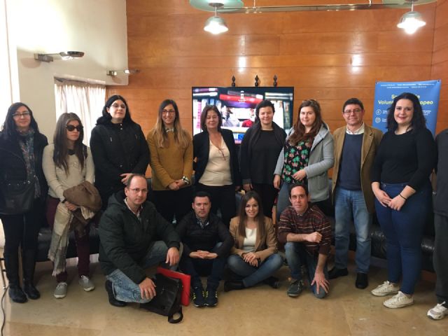 El Ayuntamiento de Murcia recibe el respaldo de la Unión Europea para poner marcha una campaña que posibilite la participación de jóvenes con discapacidad en programas de movilidad - 3, Foto 3