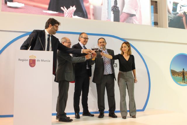 Las actividades de 'Vinarte' se promocionaron en Fitur - 3, Foto 3