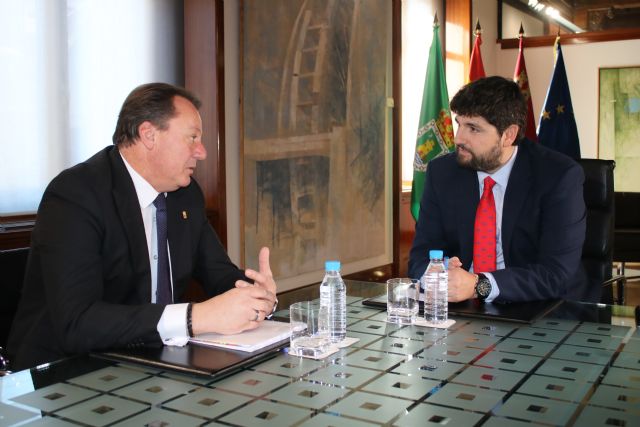 El presidente Fernando López Miras recibe al alcalde de Ceutí - 1, Foto 1