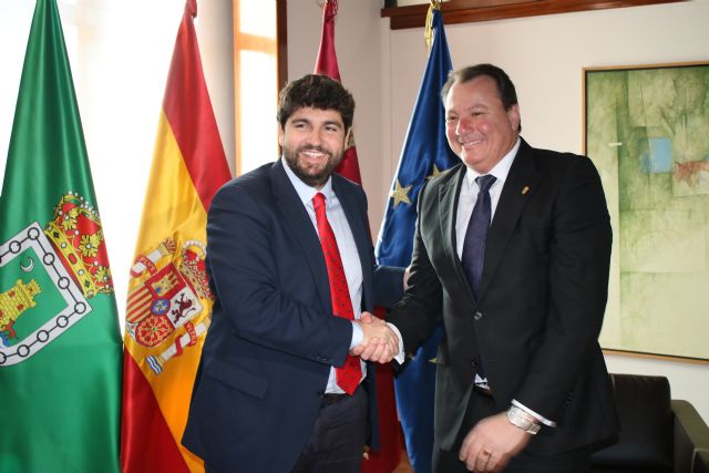 El presidente Fernando López Miras recibe al alcalde de Ceutí - 2, Foto 2
