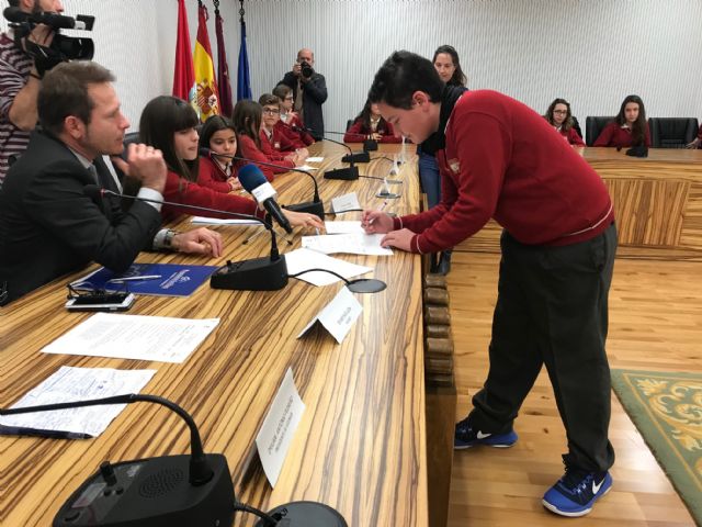 29 alumnos de 1º ESO del Centro Concertado Virgen del Pasico de Torre-Pacheco constituyen una cooperativa para recaudar fondos para su viaje de estudios - 2, Foto 2