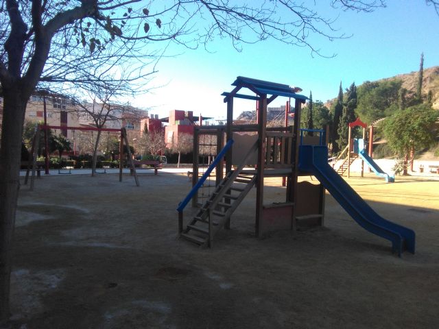El PSOE denuncia graves deficiencias en los parques del Barrio de San Cristóbal y reclama actuaciones de mejora - 5, Foto 5