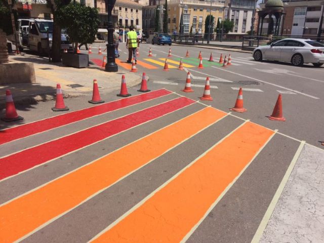 Dismissal and filing of the criminal complaint against the mayor and the councilor of Equality for the alleged crime of prevarication by repainting two pedestrian crossings with the colors of the rainbow flag, Foto 5