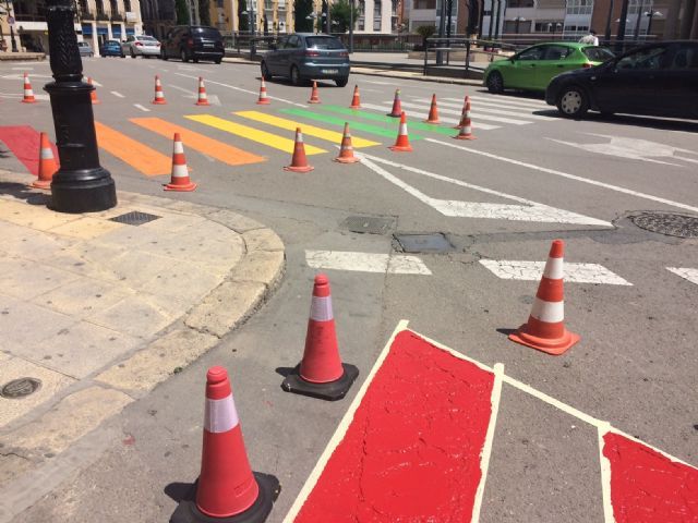 Dismissal and filing of the criminal complaint against the mayor and the councilor of Equality for the alleged crime of prevarication by repainting two pedestrian crossings with the colors of the rainbow flag, Foto 7