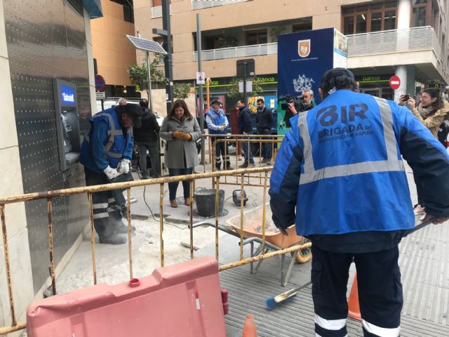 La Brigada de Intervención Rápida creada por el Ayuntamiento ha realizado desde su puesta en marcha en junio más de 210 reparaciones en todo el municipio - 1, Foto 1