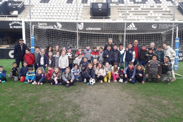 Alumnos del colegio Virgen de la Candelaria de Caravaca visitan el Estadio Municipal Cartagonova - 1, Foto 1