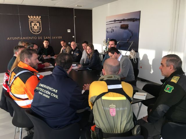 El alcalde de San Javier, José Miguel Luengo  recuerda que la rambla de Cobatillas no se puede meter en una tubería - 1, Foto 1