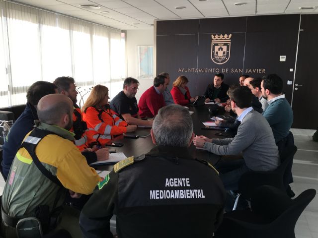 El alcalde de San Javier, José Miguel Luengo  recuerda que la rambla de Cobatillas no se puede meter en una tubería - 2, Foto 2