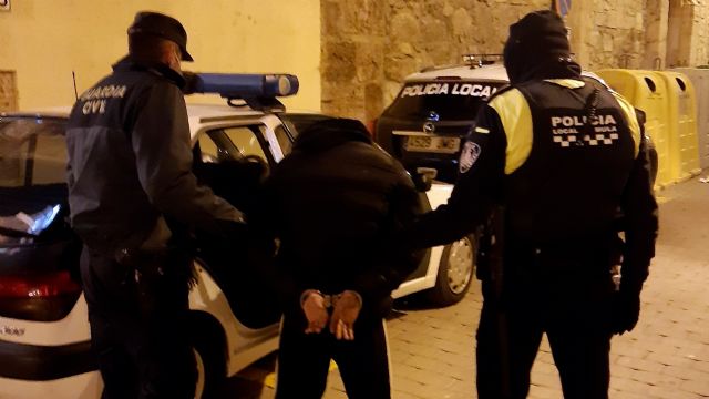 Desmantelado un experimentado grupo criminal dedicado al robo en viviendas y comercios del casco antiguo de Mula - 1, Foto 1